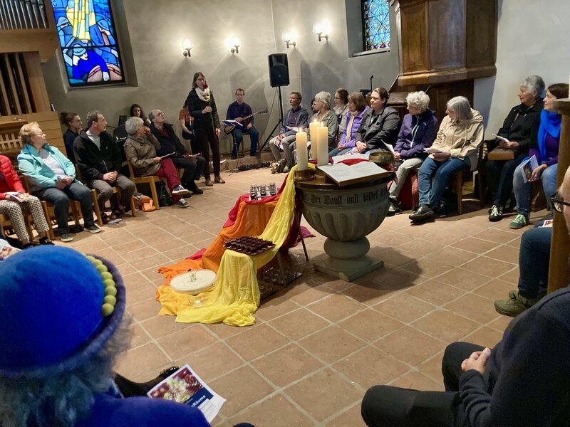 FeierAbend «ResonanzRäume» am 22. Mai 2024 in der Alten Kirche Witikon. 
